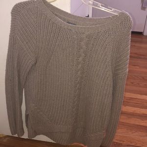 Grey aerie sweater. Size small fits like a medium